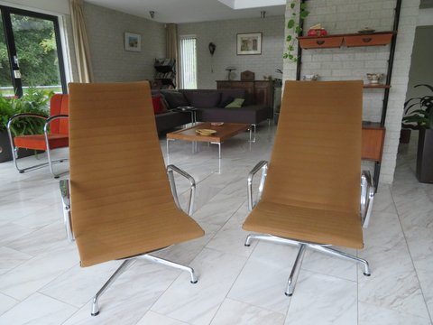 2x Vitra Eames EA 124 armchair