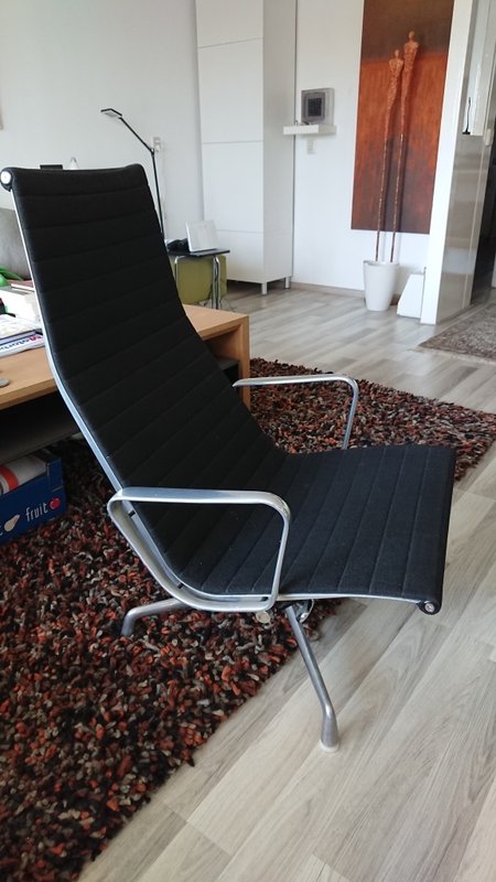Charles Eames fauteuil EA 124