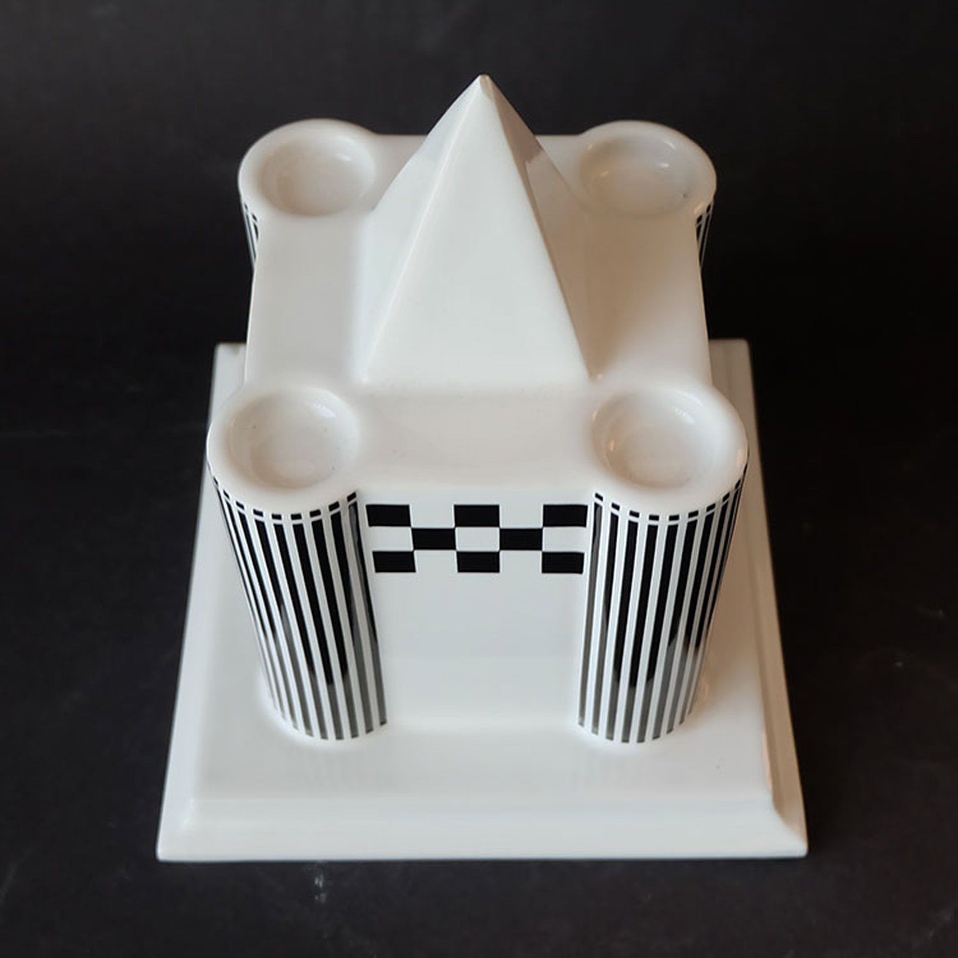 Heide Warlamis - Viënna Collection - Porcelain table piece | € 125