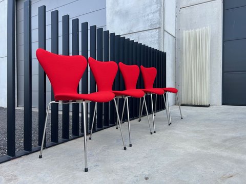 4x Fritz Hansen Arne Jacobsen butterfly chairs