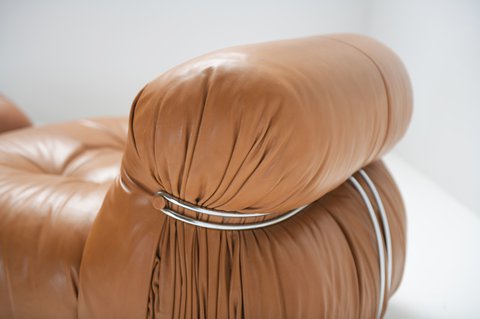 Tobia & Afra Schoen voor Cassina Soriana fauteuil + poef (leer)