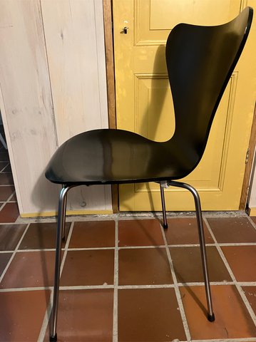 2x Arne Jacobsen butterfly chair (also for sale separately)