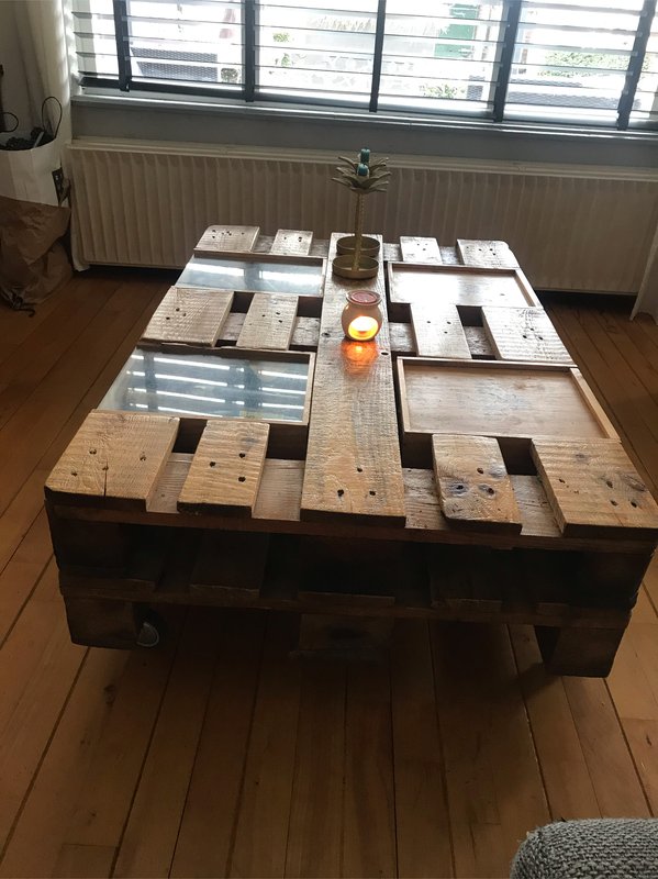 Unique coffee table with 4 drawers
