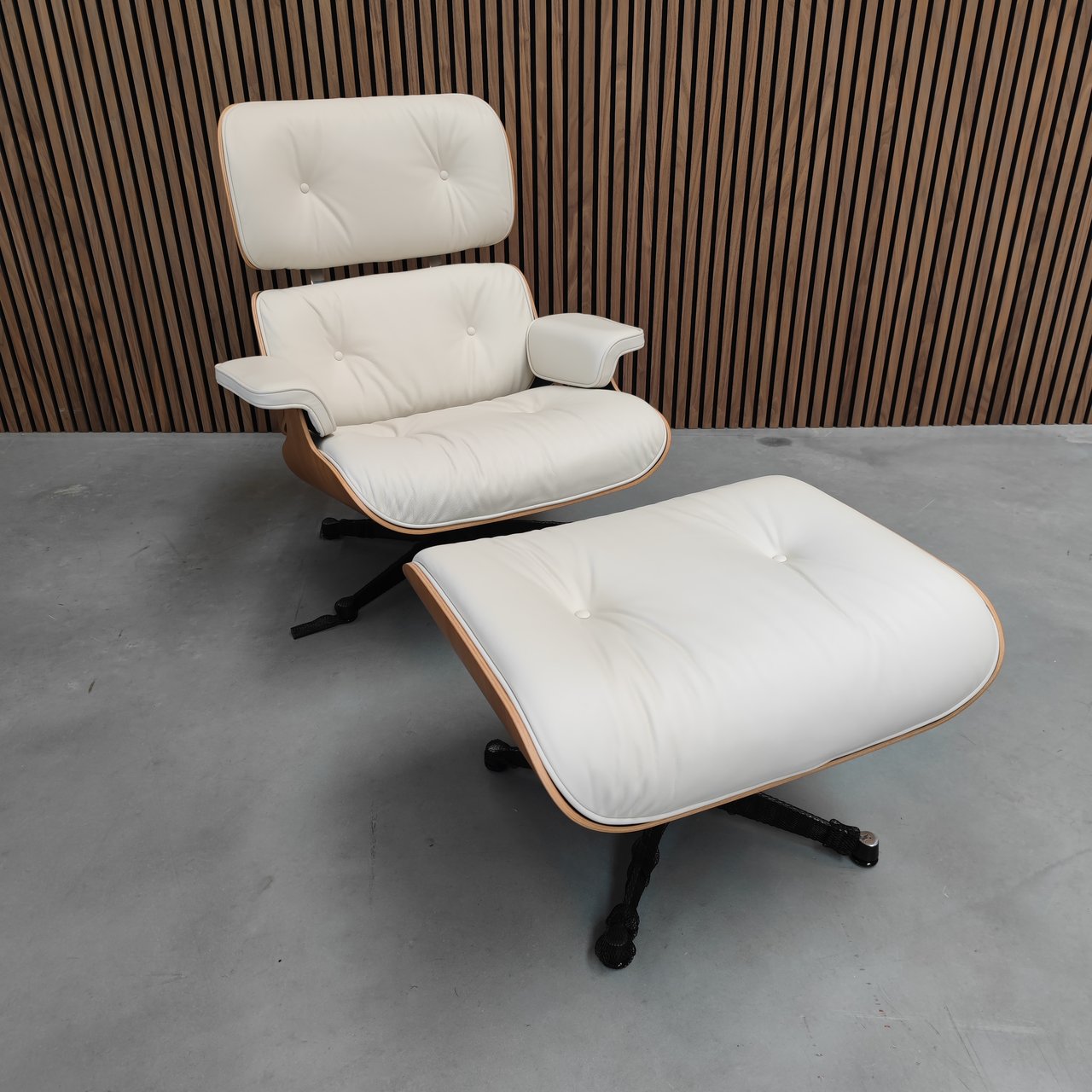 Image 1 of Vitra Eames Lounge Chair