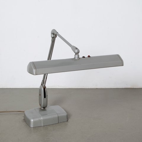 model 2324 – 25 Dazor desk lamp