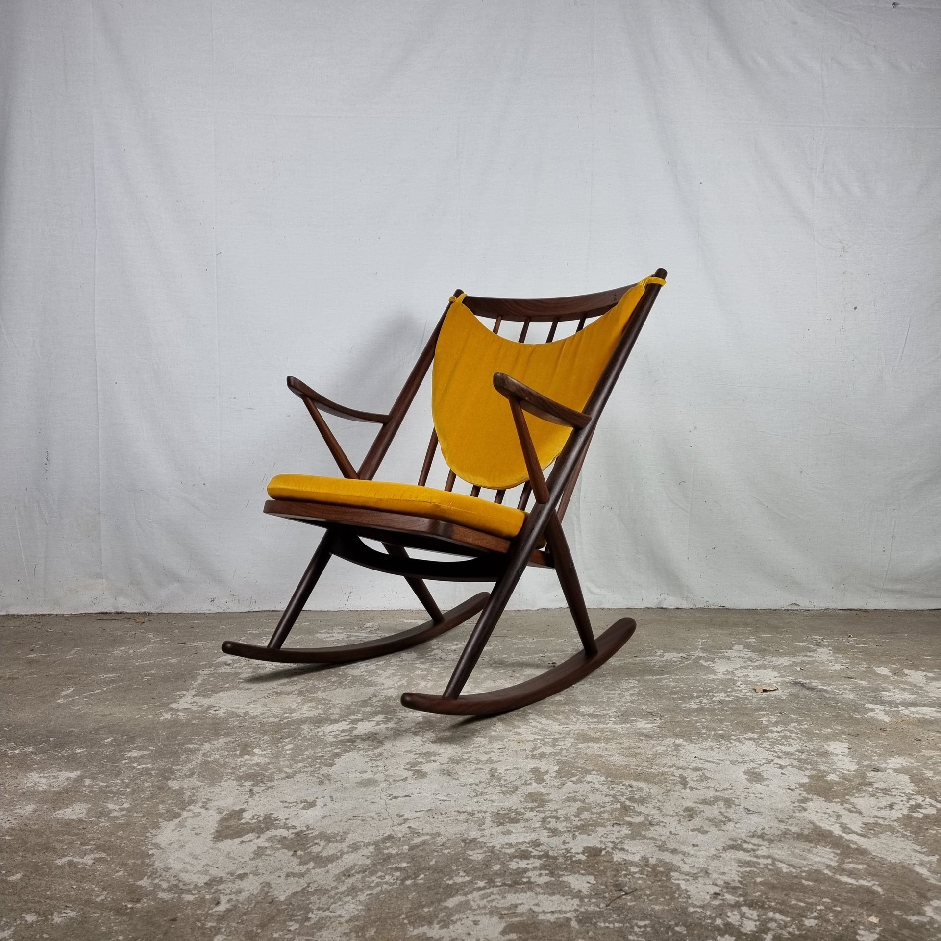 Vintage Deense schommelstoel | 795 Whoppah