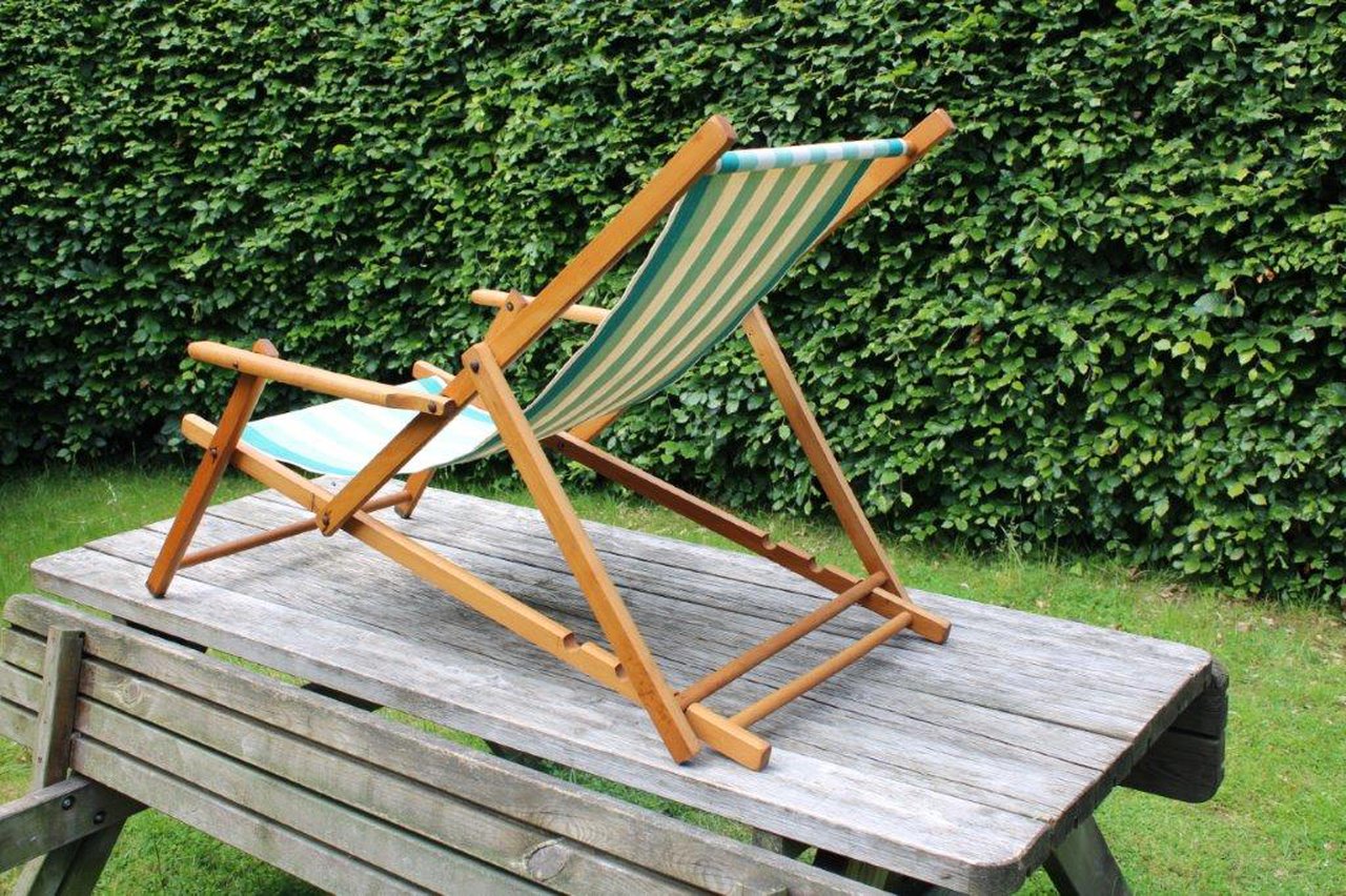vintage wooden beach chair from the 1960s, in neat and original condition image 11