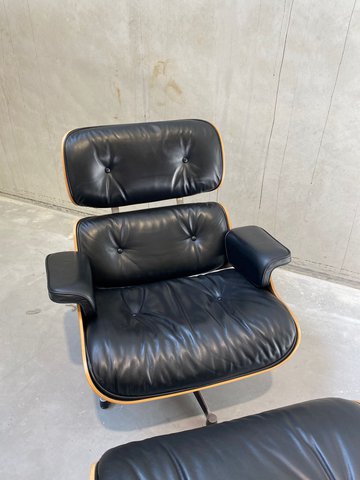 Eames lounge chair + ottoman