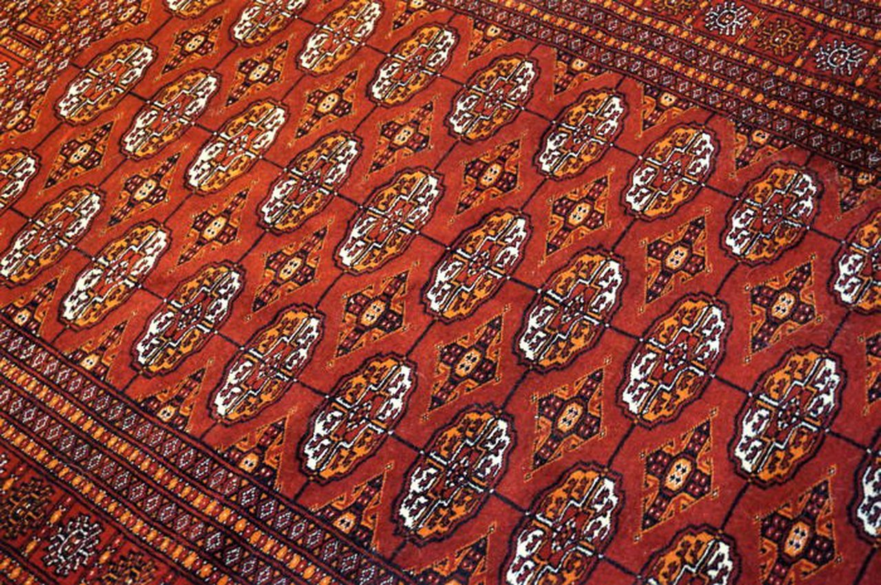 Image 4 of Buchara Jomut tapijt