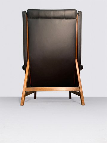Cassina Iconic 877 Wingback armchair by Gianfranco Frattini