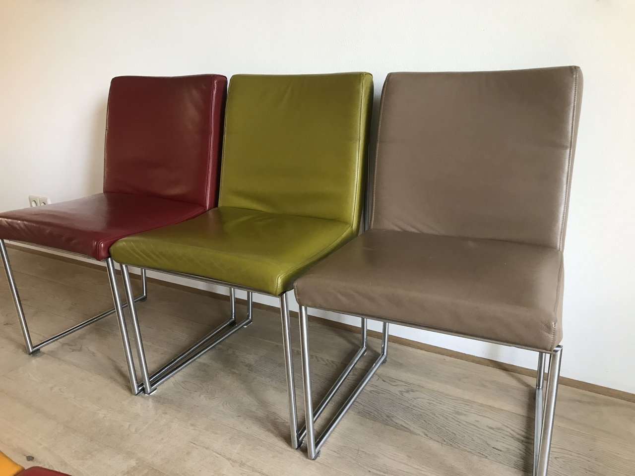 Image 3 of 6 Harvink Point dining table chairs (leather, various colours)