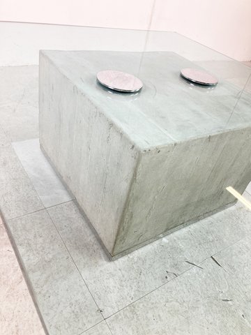 Concrete coffee table by Saporiti 1970s