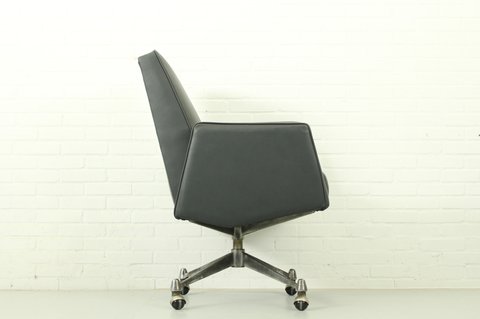 Model 98 Office chair by Theo Ruth for Artifort