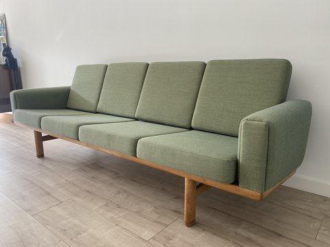 Hans J. Wegner sofa GE 236/4