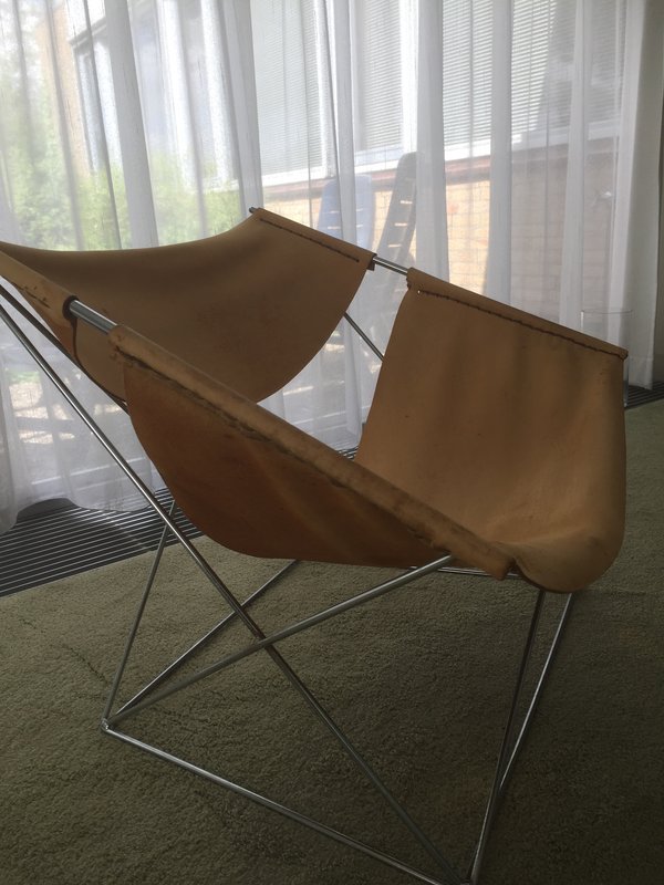 Artifort armchair model 675