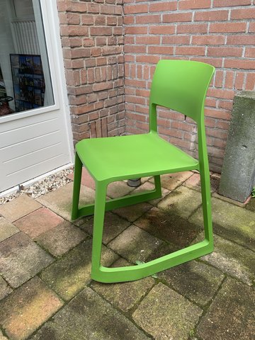 2x Vitra Tip Ton groene stoelen