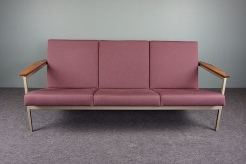 Beautiful elegant vintage 3 seater sofa