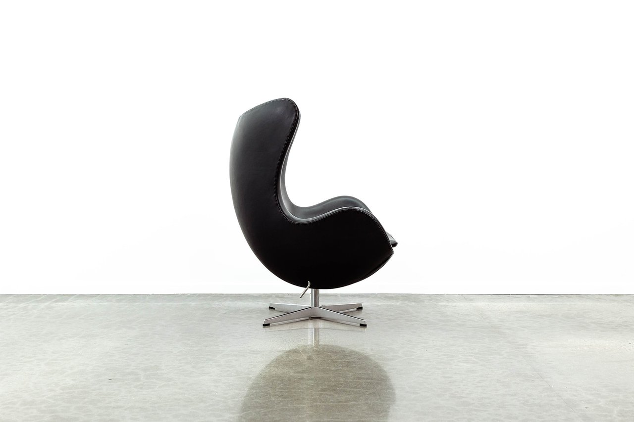 Image 3 of Arne Jacobsen egg chair