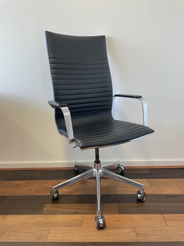 4x Kastel Bürostuhl/Konferenzstuhl (schwarzes Leder)