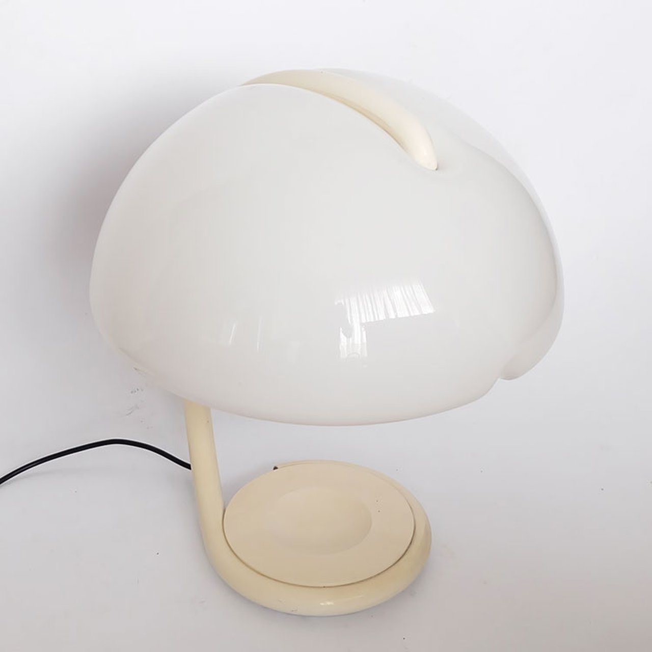 Image 10 of Design by Elio Martinelli. This design icon lamp, Serpente.