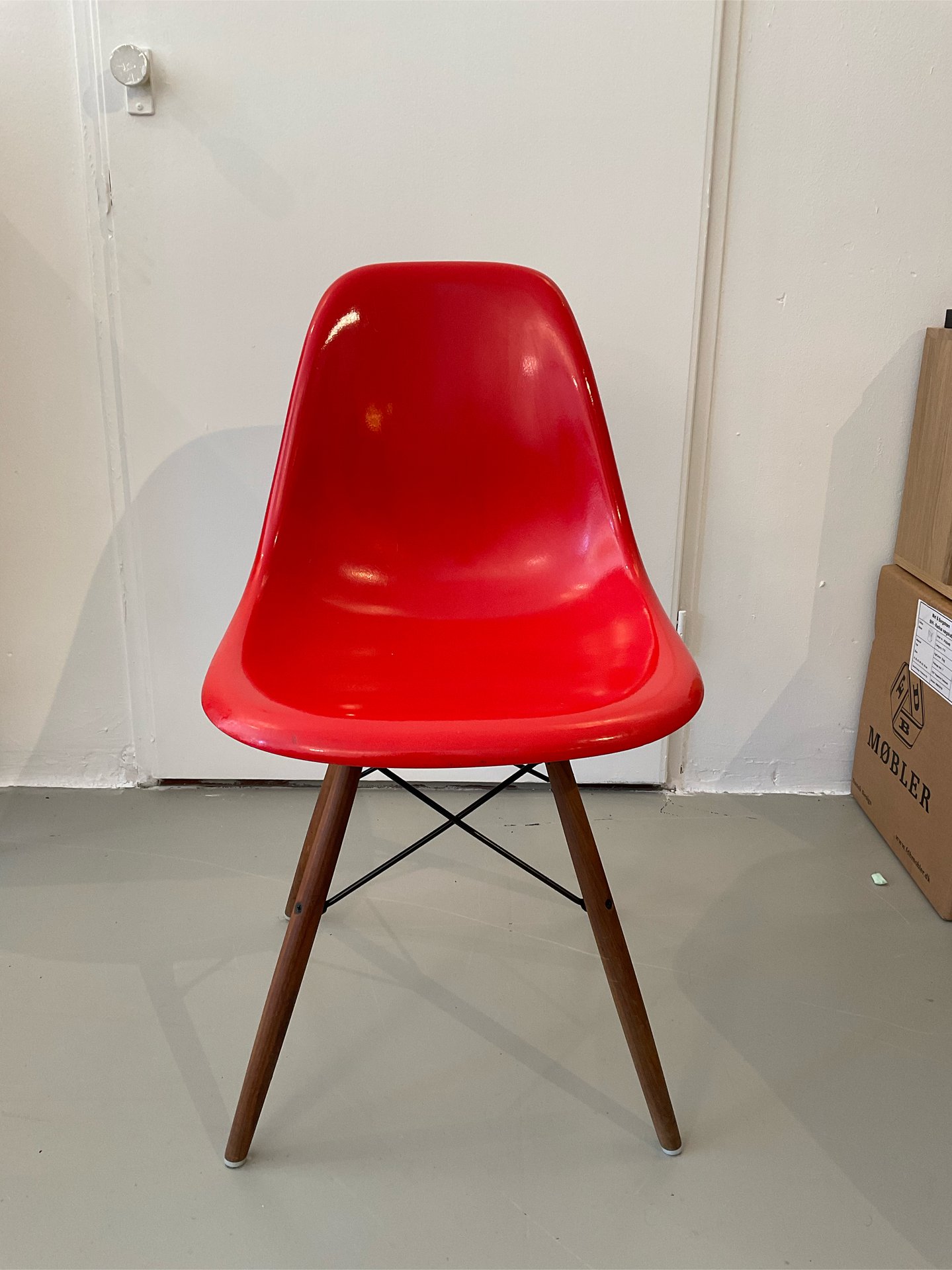 Verkleuren boksen poort Vintage Eames/Vitra DSW Glasvezel | € 420 | Whoppah