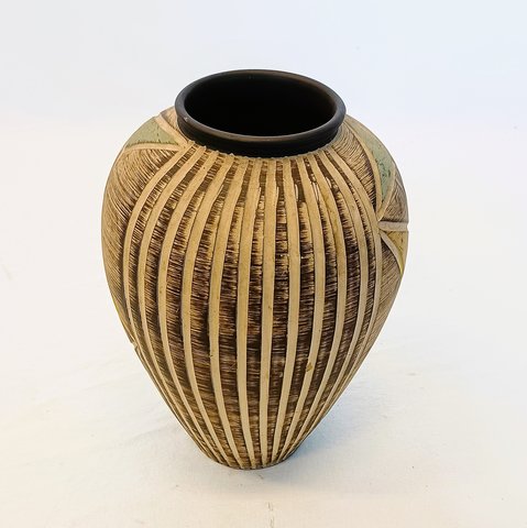 Sawa sgrafitto bottom vase