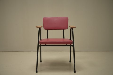 Meurop by Pierre Guariche chair