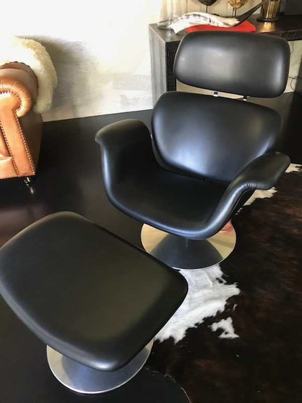 Originele Artifort Big Tulip chair, zwart leder + voetenbank