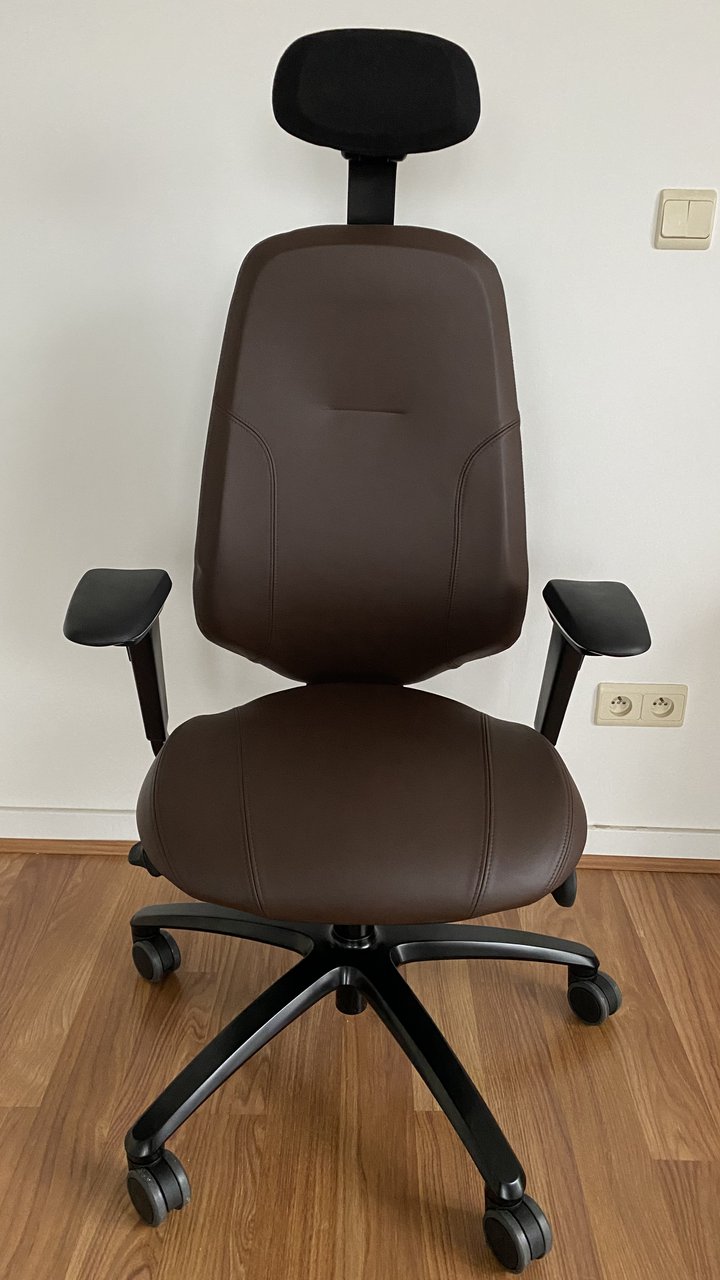 best desk chair under 300 reddit