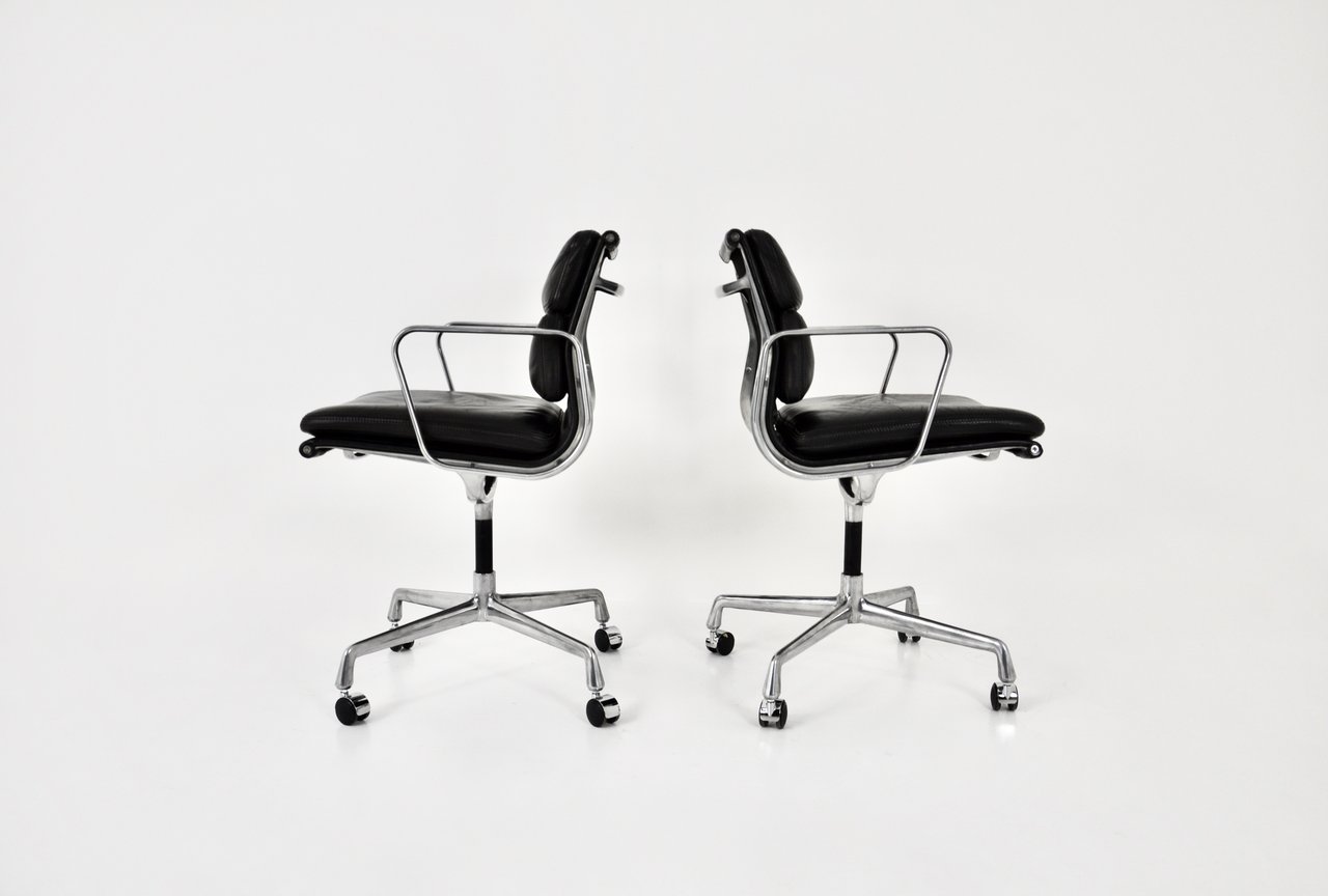 Image 4 of 2x ICF Soft Pad-stoelen van Charles & Ray Eames