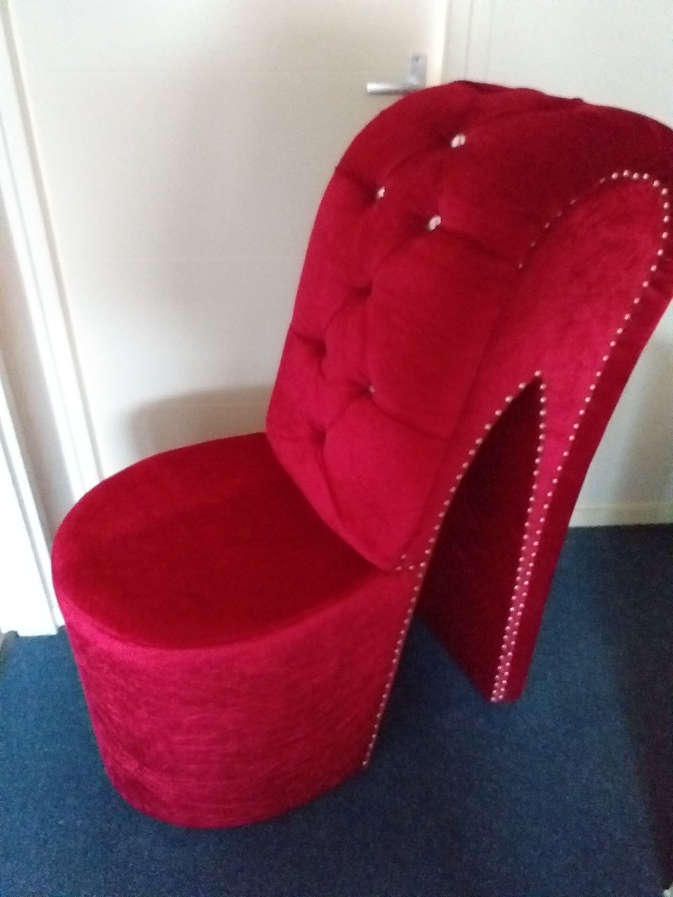 red heel chair