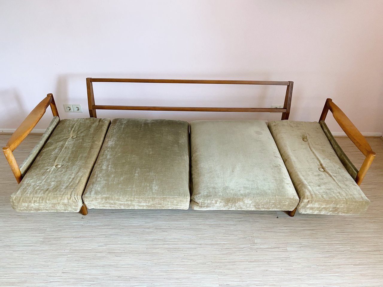 Wilhelm Knoll sofa bed image 5