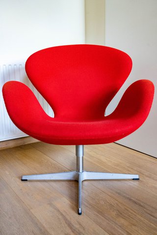 Arne Jacobsen - Swan Chair