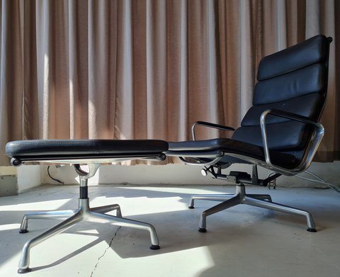 Vitra Soft Pad Chair EA222 + EA223 | Charles & Ray Eames