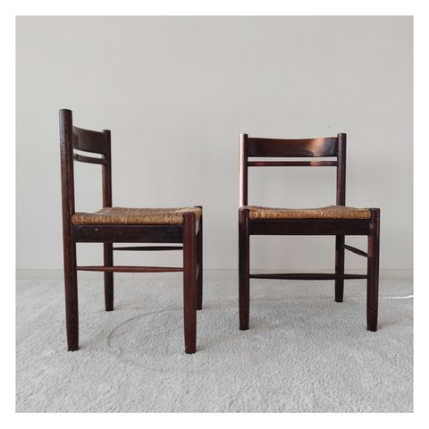2 wooden vintage chairs