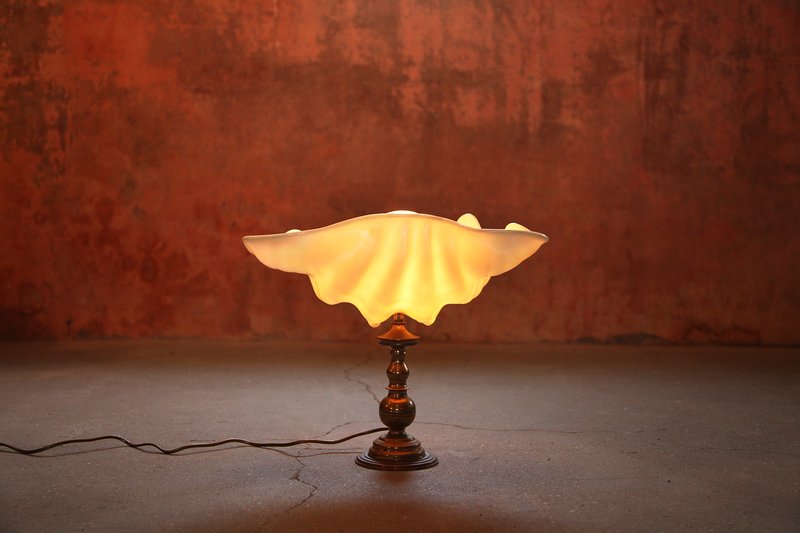 Mother Of Pearl Oyster Table Lamp