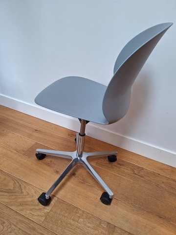 Fritz Hansen Office chair, No2 - 30 Recycle