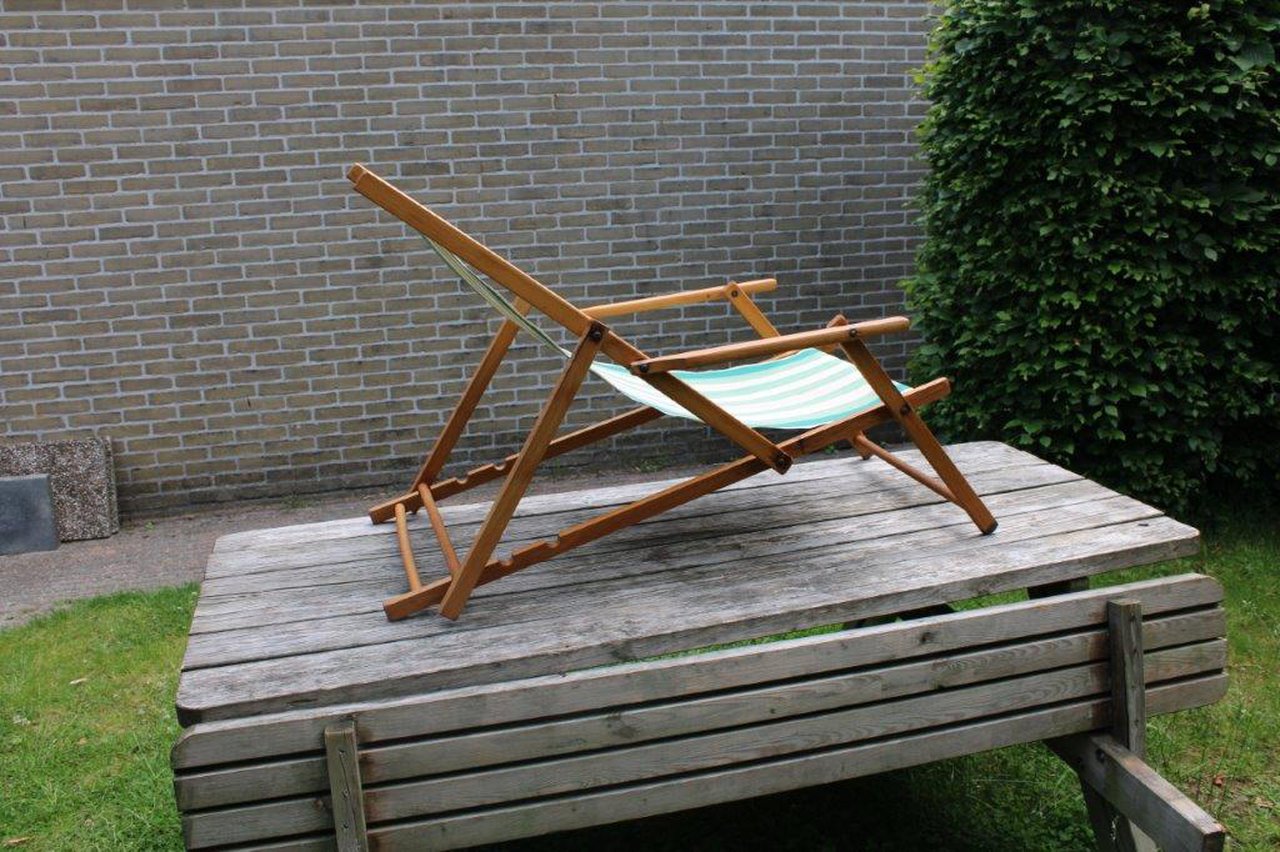 vintage wooden beach chair from the 1960s, in neat and original condition image 7