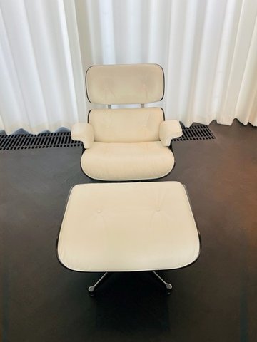 Vitra Eames Lounge chair ames met ottoman