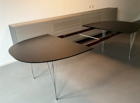 Fritz Hansen extension table max 3 meters long