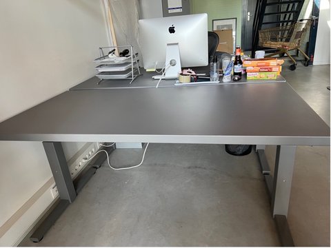 Gispen SteelTop verstellbarer Schreibtisch