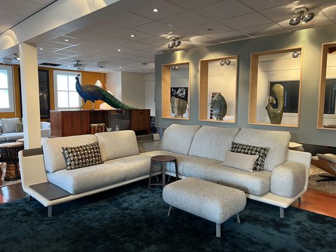 Unique & most luxurious corner sofa version of the Leolux Paleta 