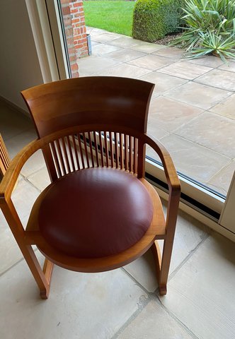 Barrel of Frank Lloyd Wright dining chair - 4 pieces