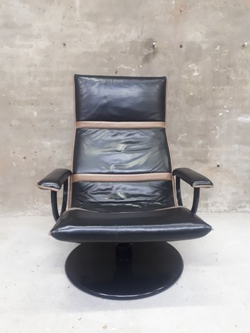 Artifort Mikado 720 swivel armchair - leather