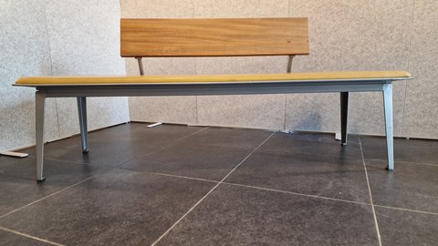 Bas Pruyser Ahrend 600 museum bench