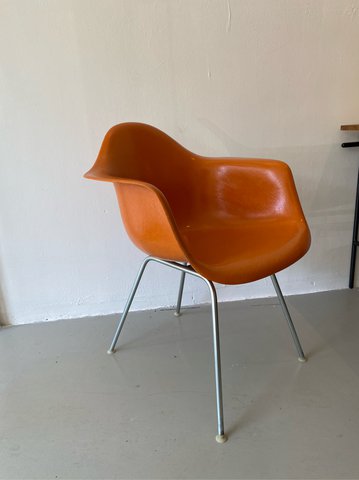 Eames/HermanMiller Red Orange DAG