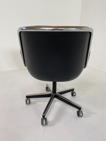 Knoll Executive Chair by Charles Pollock