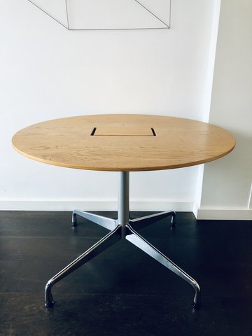 Vitra Eames Segmented tafel