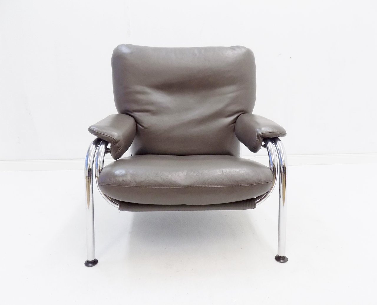 Image 3 of De Sede Kangaroo leather armchair by Hans Eichenberger