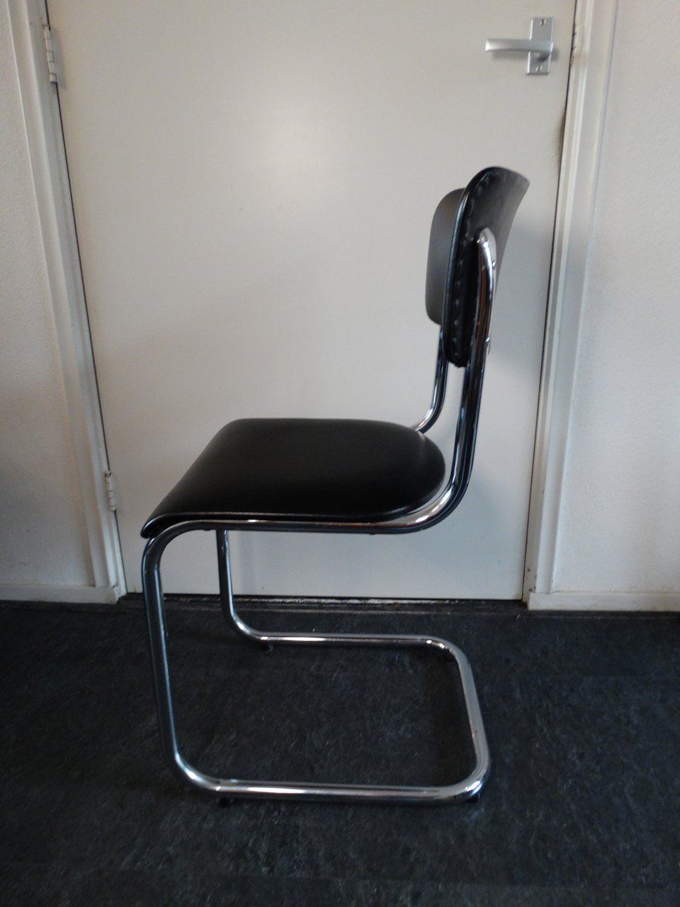 Image 2 of Thubax buisframe stoel door J. Mertens